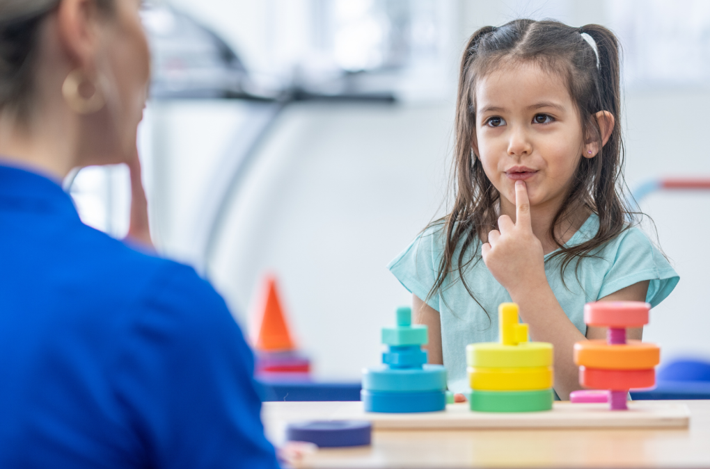 Nowe przepisy w poradniach od 2026 roku: Co oznaczają dla rodziców dzieci ze spektrum autyzmu, ADHD, dysleksją i innymi wyzwaniami?